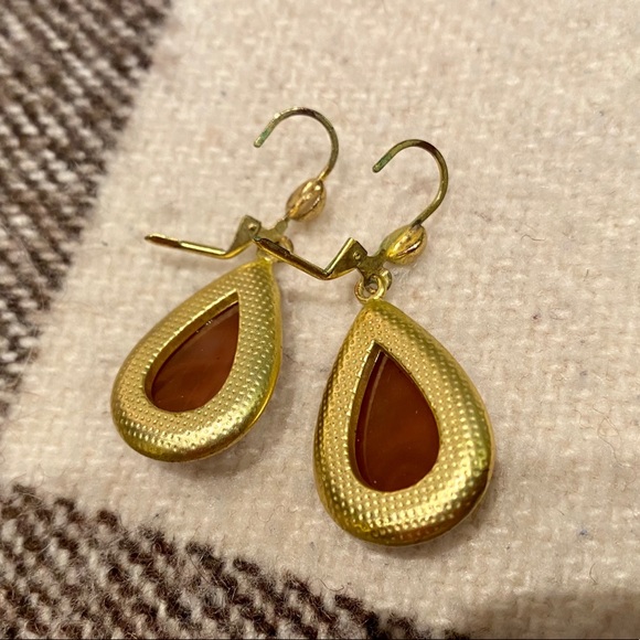 ๐ Maple Brown Teardrop Earrings - Picture 5 of 5